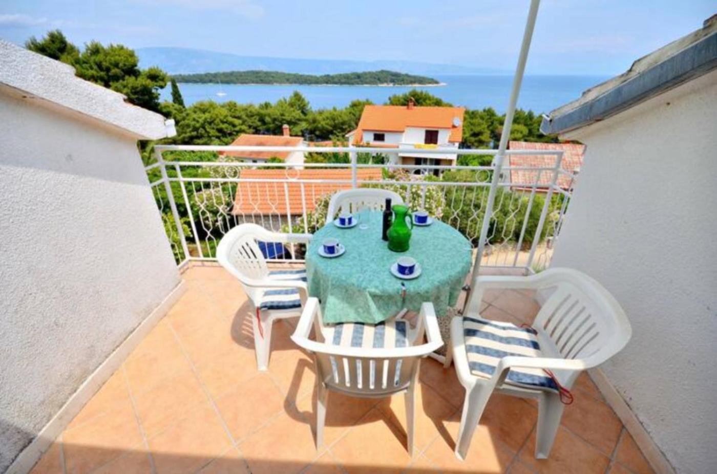 Apartment Bozikovic - Jelsa - Vitarnja מראה חיצוני תמונה