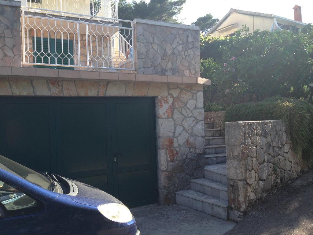 Apartment Bozikovic - Jelsa - Vitarnja מראה חיצוני תמונה